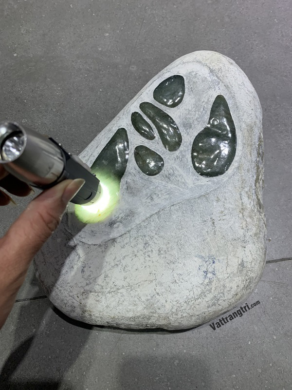 Hàng sưu tầm khối ngọc phỉ thuý thô 7,7kg