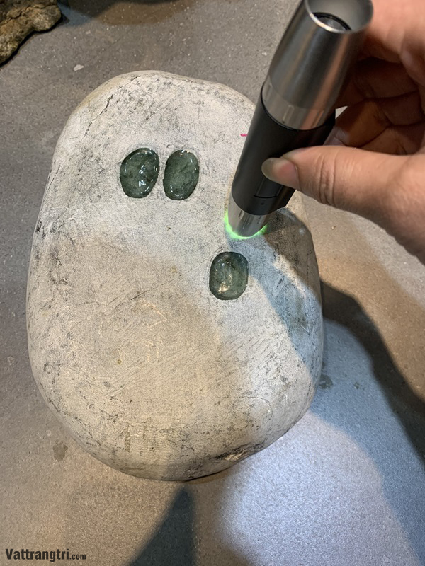 Hàng sưu tầm khối ngọc phỉ thuý thô 9kg