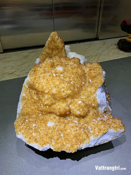 Hàng sưu tầm núi tinh thể thạch anh vàng cộng sinh siêu vip 36cm