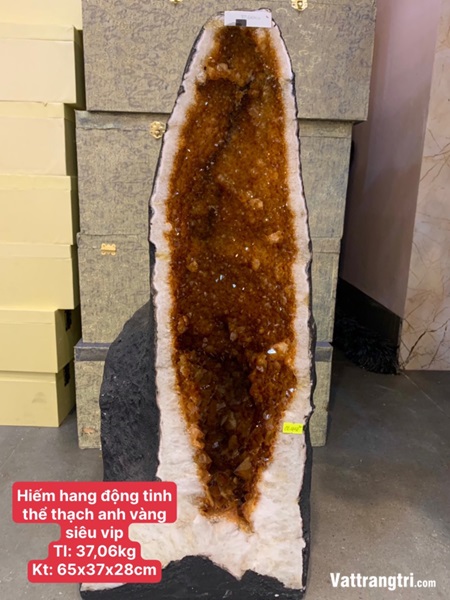 Hiếm hang động tinh thể thạch anh vàng siêu vip 65cm