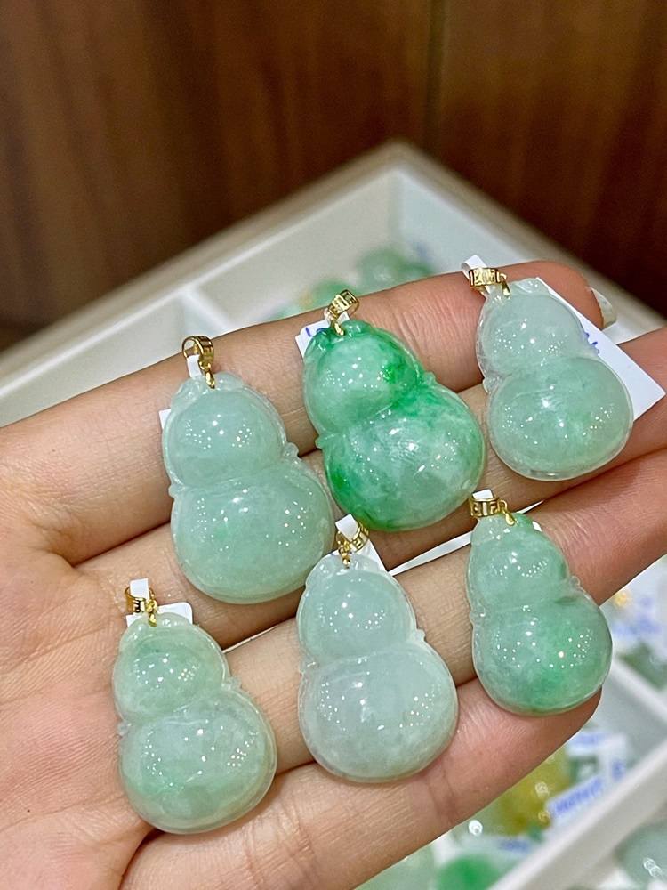 Hồ Lô Phú Quý Ngọc Phỉ Thuý Móc Vàng 18K