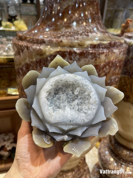 Hoa sen thu hút tài lộc Ngọc mã não 16cm