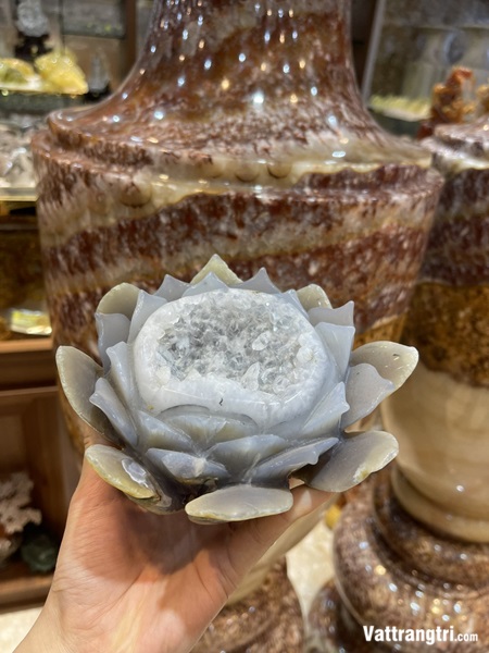 Hoa sen thu hút tài lộc Ngọc mã não 16cm