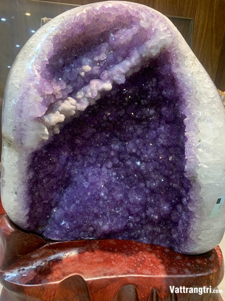 Hốc tinh thể đá thạch anh tím vip 52cm