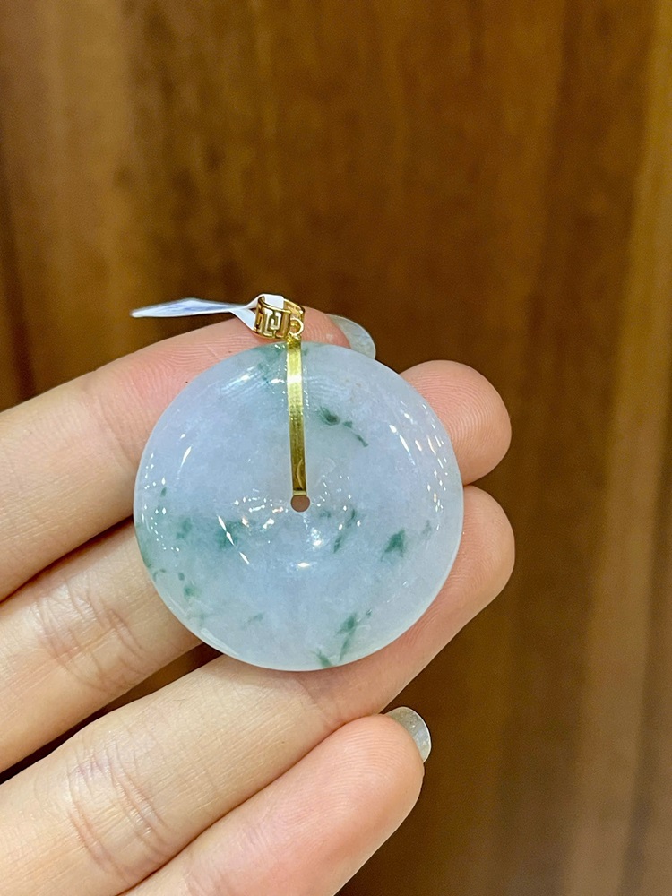 Khấu Bình An Ngọc Phỉ Thuý Móc Vàng 18K