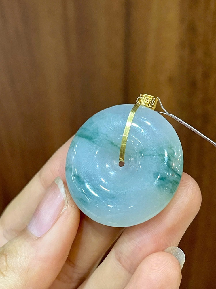 Khấu Bình An Ngọc Phỉ Thuý Móc Vàng 18K