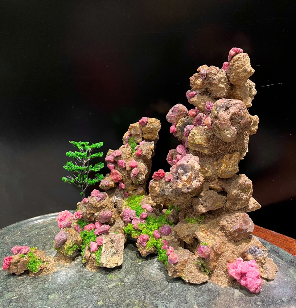 Khối Đại Cảnh Ngọc Ruby Tự Nhiên 40x25x24cm