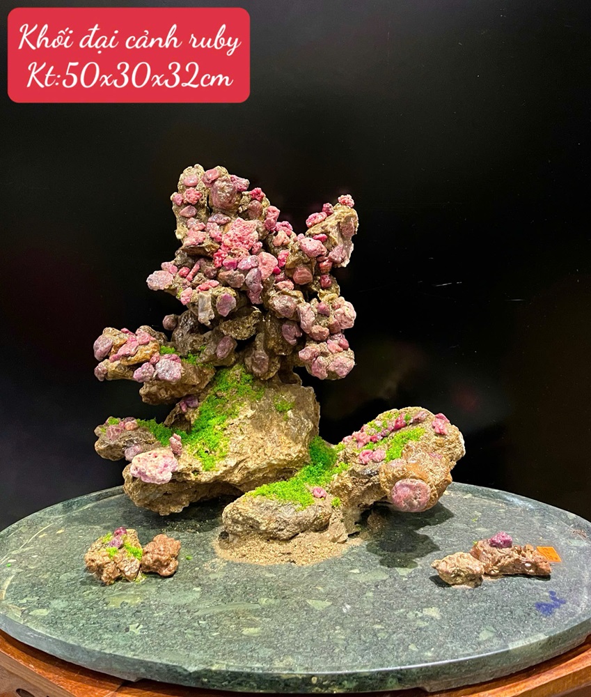 Khối Đại Cảnh Ngọc Ruby Tự Nhiên 50x30x32cm