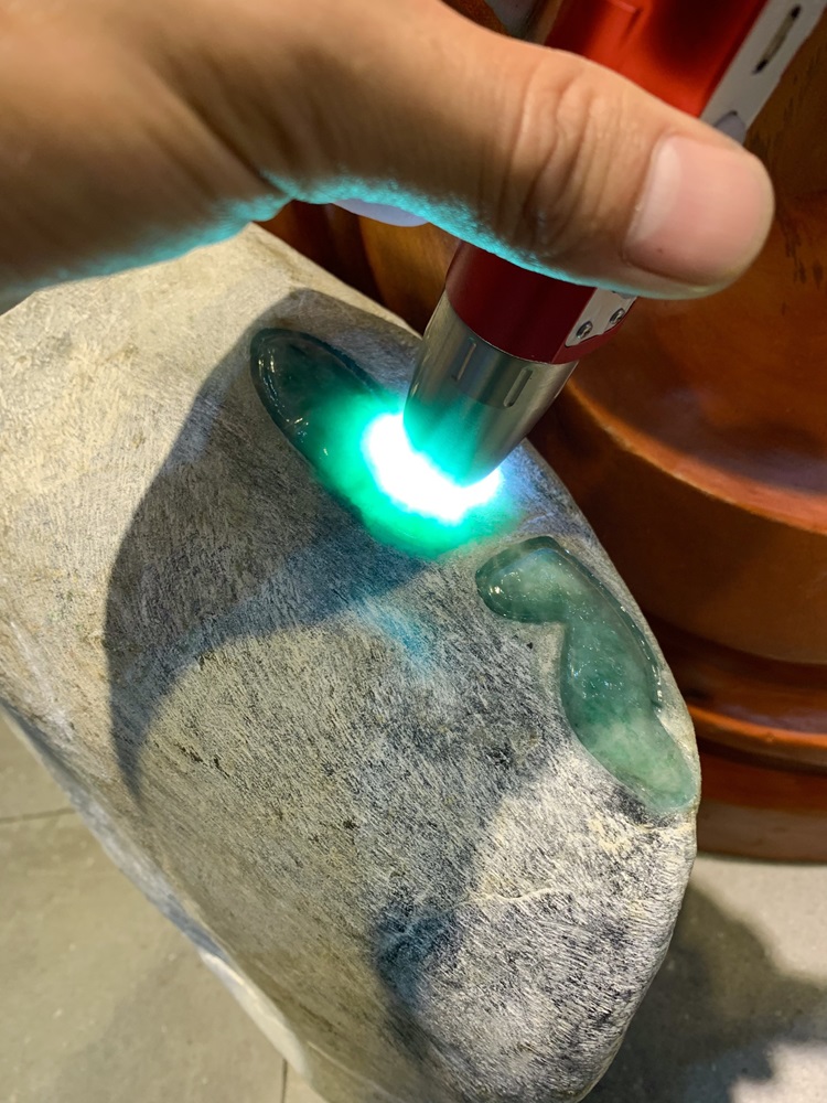 Khối ngọc cẩm thạch phỉ thuý siêu vip