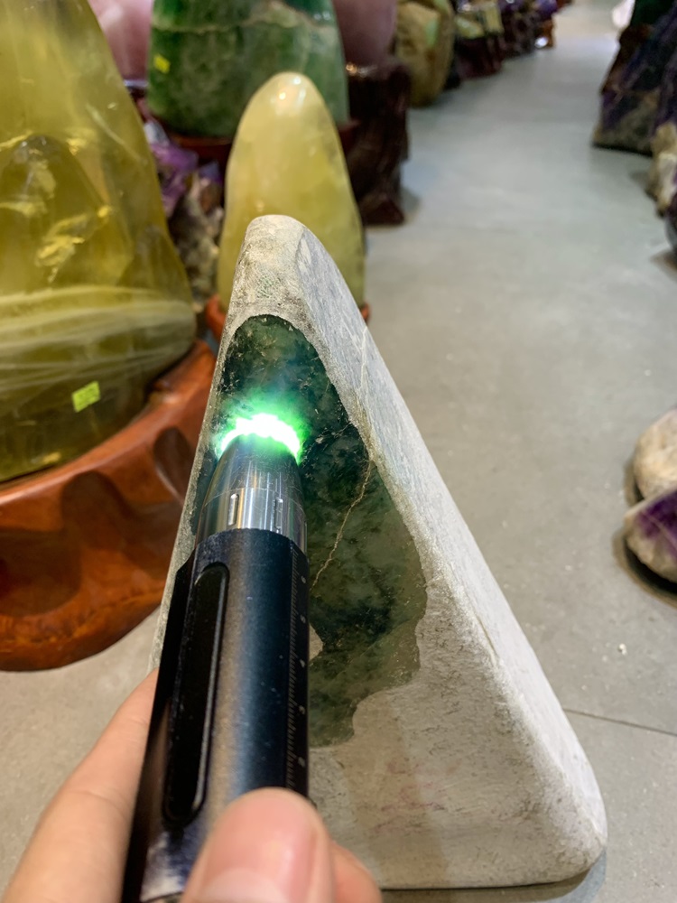 Khối ngọc phỉ thuý thô siêu vip