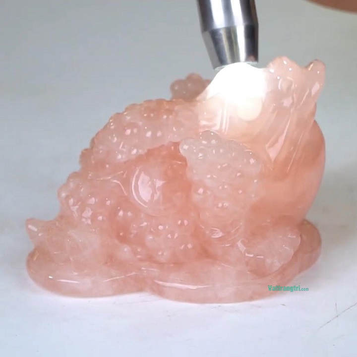 Thiềm Thừ Cóc Ba Chân Đá Quý Thạch Anh Hồng Tự Nhiên