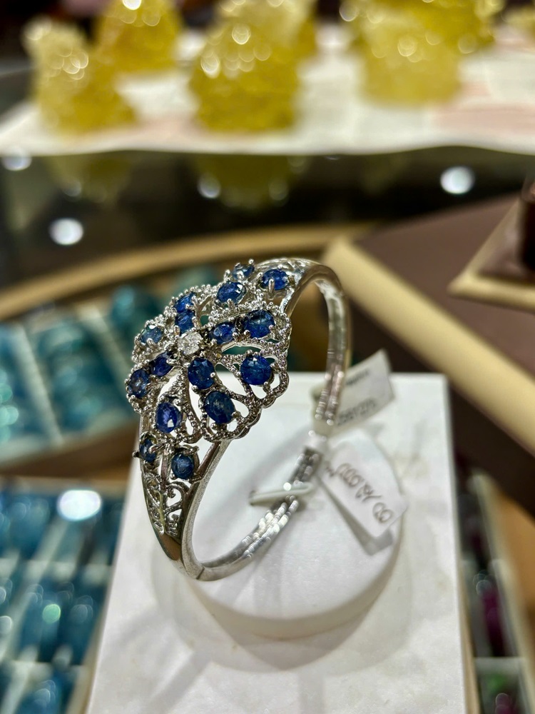 Lắc Tay Đính Đá Sapphire Xanh Tự Nhiên (Kèm Giấy Kiểm Định)