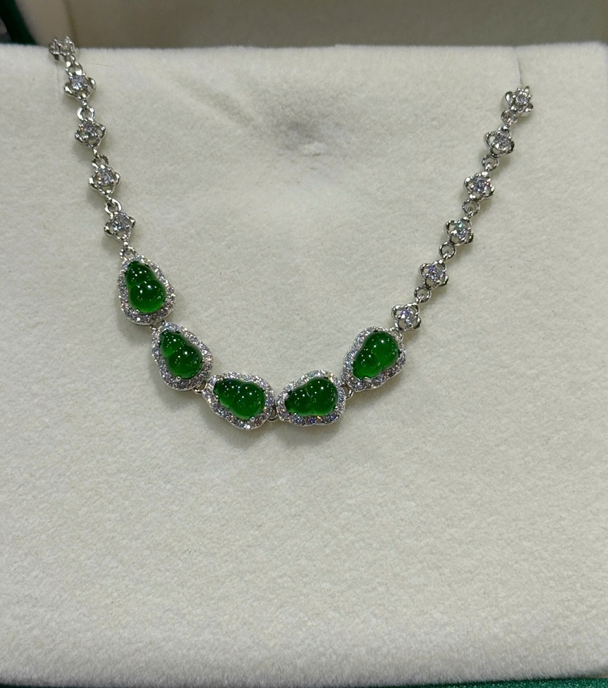 Lắc Tay Hồ Lô Ngọc Phỉ Thuý Đế Vương Lục 5.2 x 7.2mm (Kèm Giấy Kiểm Định)