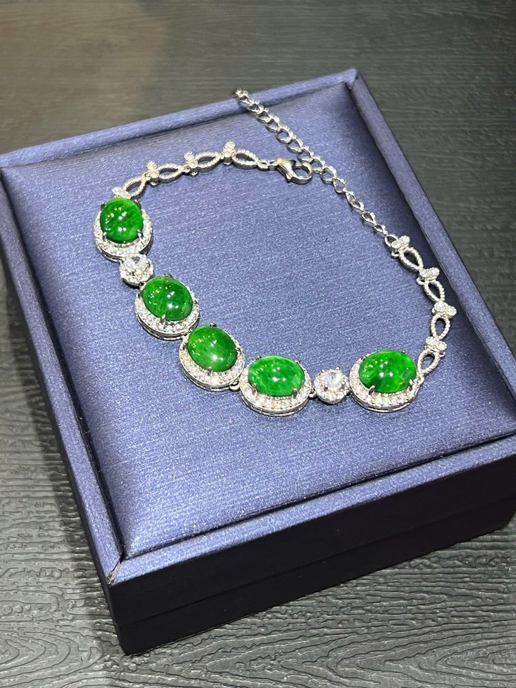 Lắc Tay Ngọc Phỉ Thuý Đế Vương Lục 9x7,2mm (Kèm Giấy Kiểm Định)