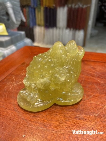 Linh vật Cóc Thiềm thừ đá quý thạch anh vàng 11cm