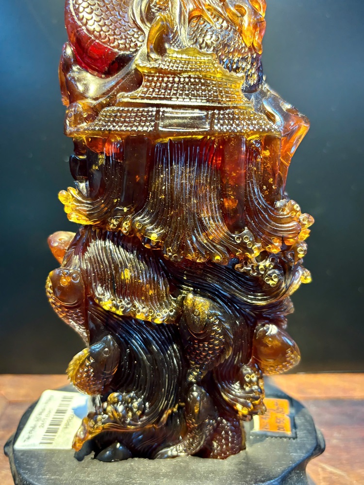 Long Vân Hộ Chủ Đá Hổ Phách (Kèm giấy kiểm đinh)