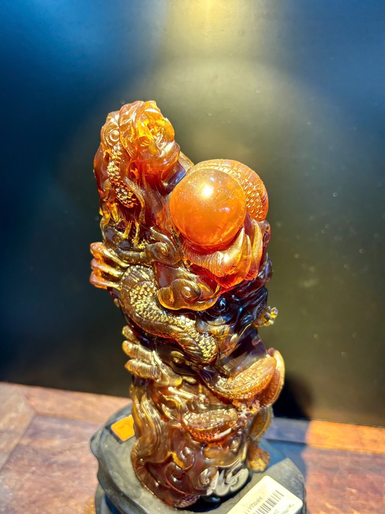 Long Vân Hộ Chủ Đá Hổ Phách (Kèm giấy kiểm đinh)