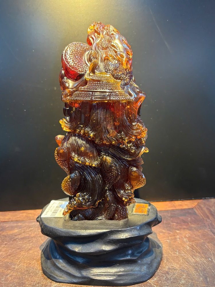 Long Vân Hộ Chủ Đá Hổ Phách (Kèm giấy kiểm đinh)