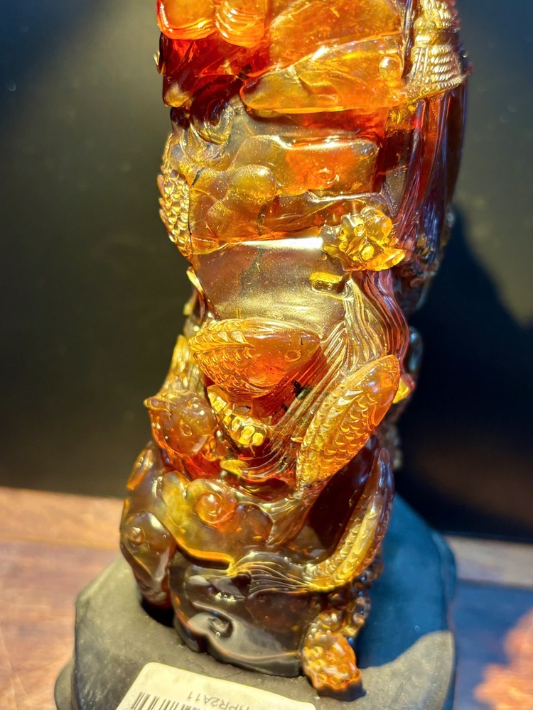 Long Vân Hộ Chủ Đá Hổ Phách (Kèm giấy kiểm đinh)