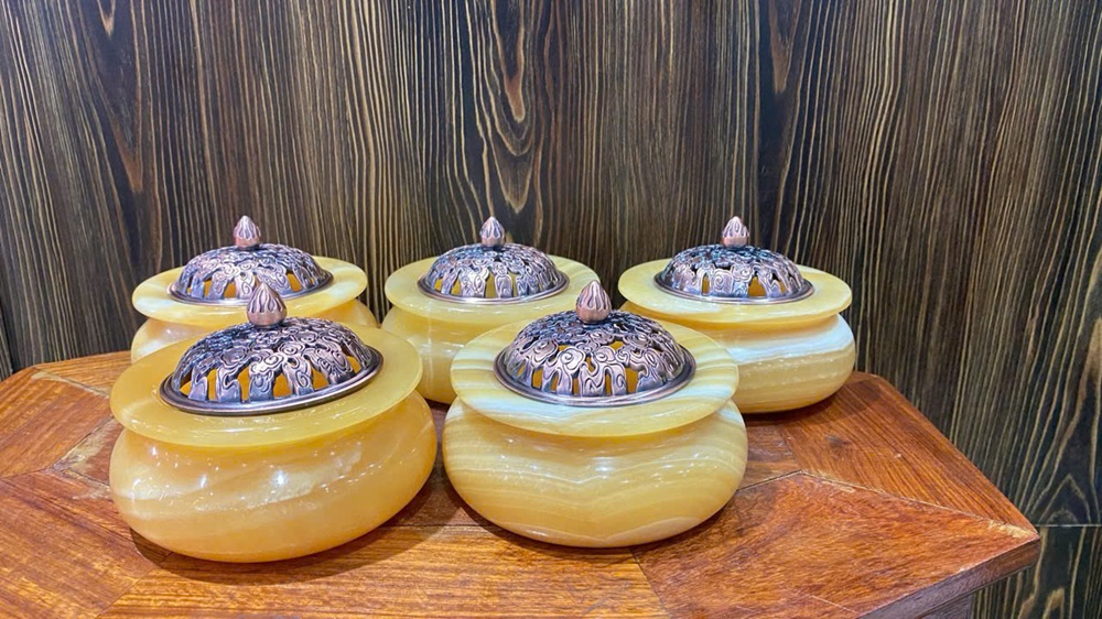 Lư xông trầm ngọc hoàng long 11x10cm