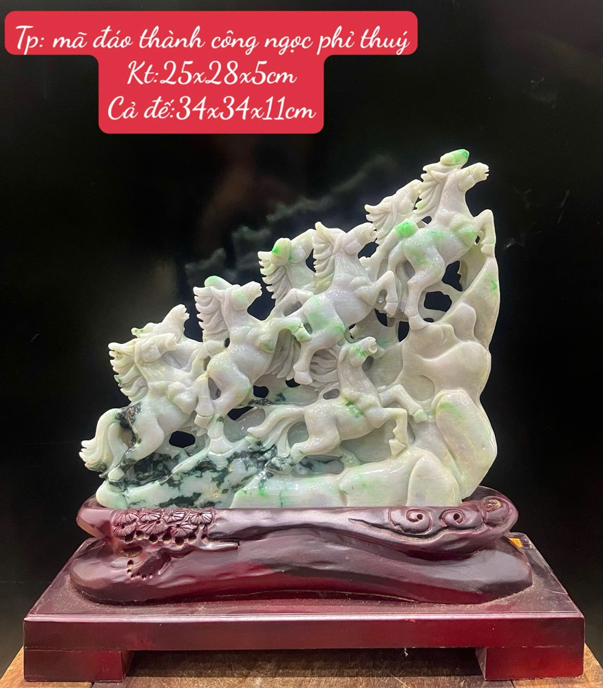 Mã Đáo Thành Công Ngọc Phỉ Thuý + Giấy Kiểm Định 34x34x11cm
