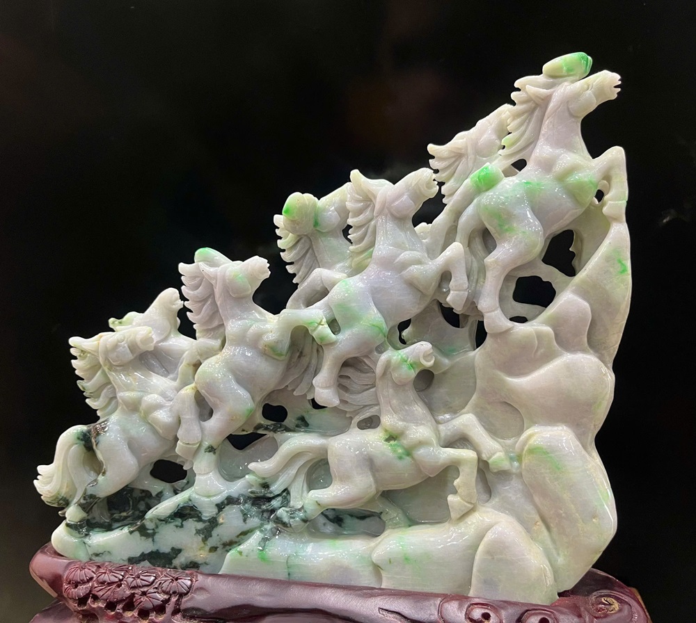 Mã Đáo Thành Công Ngọc Phỉ Thuý + Giấy Kiểm Định 34x34x11cm