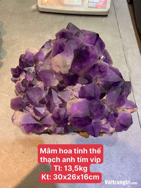 Mâm hoa tinh thể thạch anh tím vip 30cm