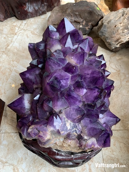 Mầm hoa tinh thể thạch anh tím vip 36cm