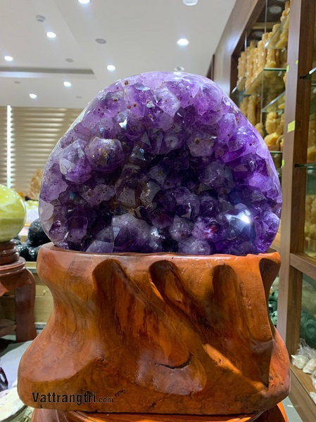 Mầm Tinh Thể Thạch Anh Tím Vip 18,35kg - Kèm Đế Gỗ