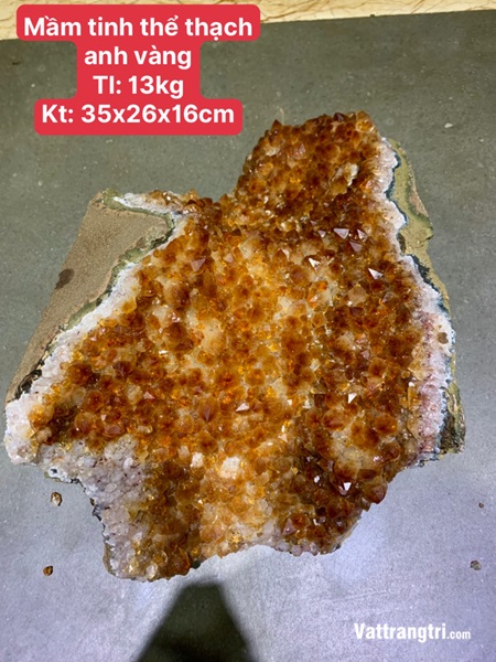 Mầm tinh thể thạch anh vàng nguyên sinh 35cm