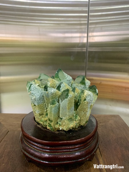 Mầm tinh thể thạch anh xanh 16cm