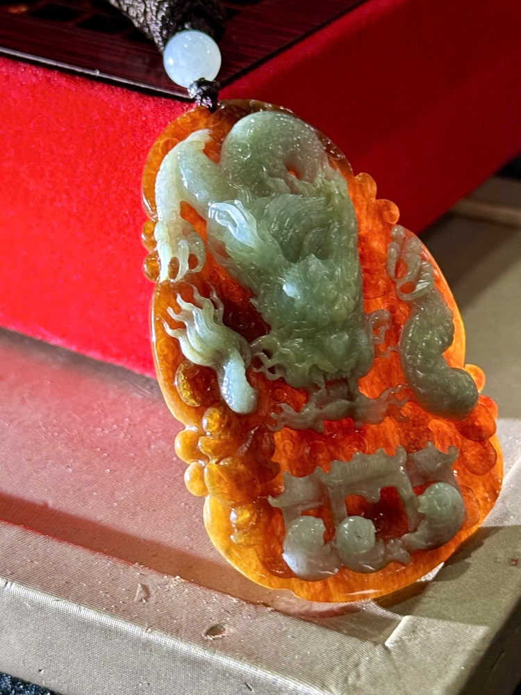 Mặt Dây Chạm Nhất Long Ngọc Phỉ Thuý