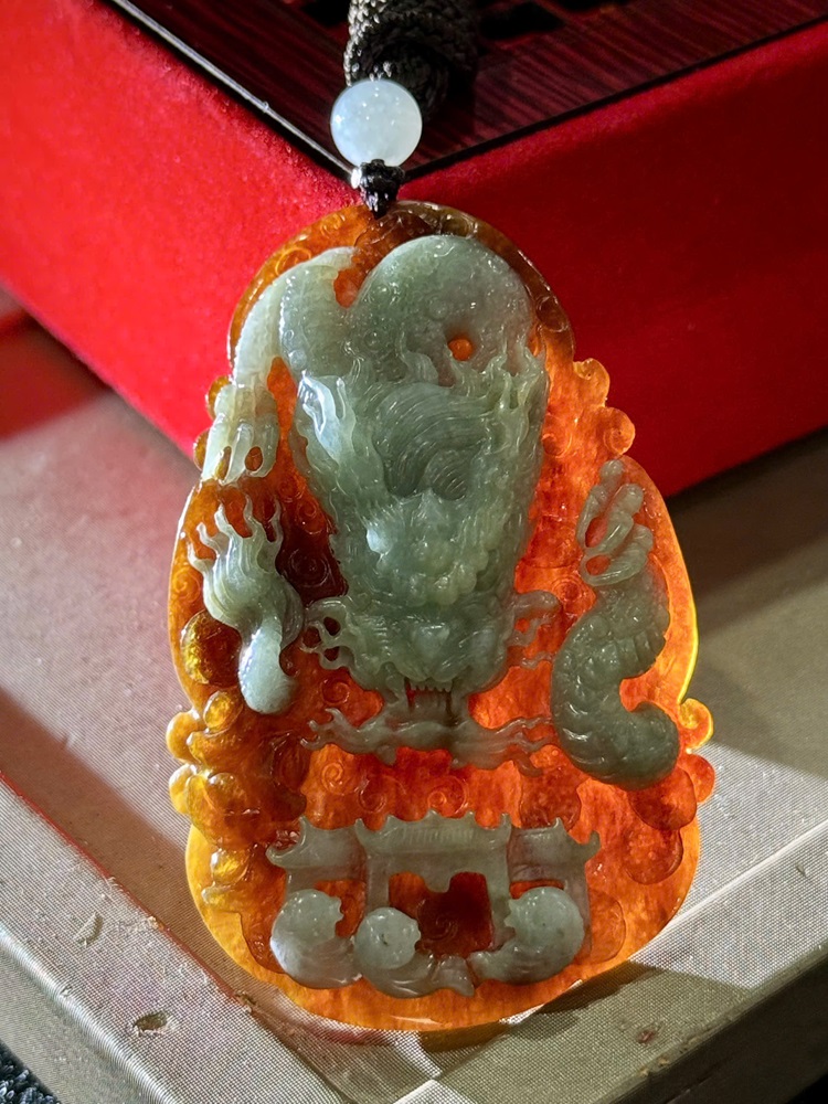 Mặt Dây Chạm Nhất Long Ngọc Phỉ Thuý