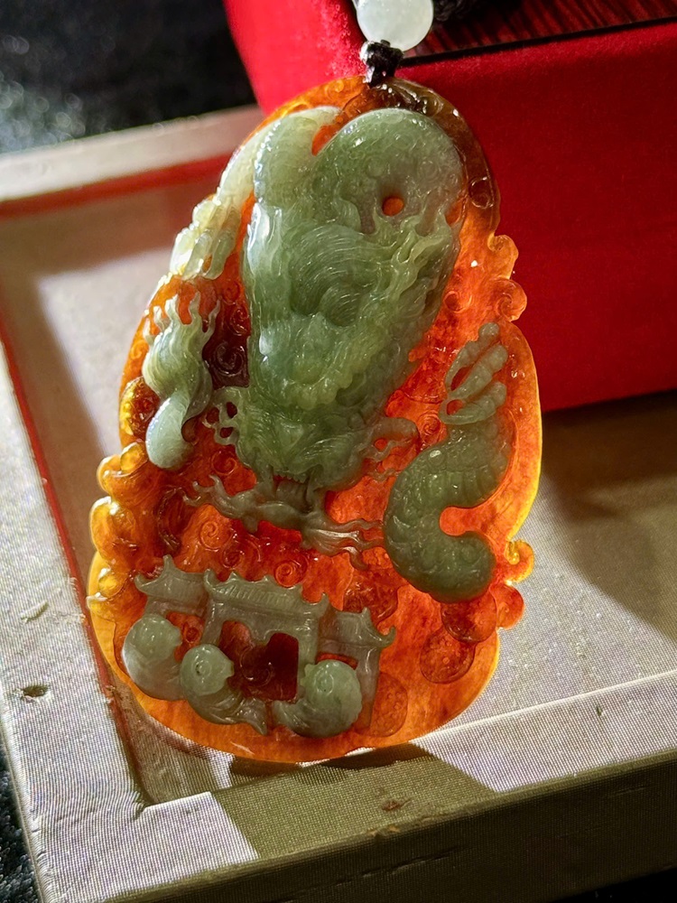 Mặt Dây Chạm Nhất Long Ngọc Phỉ Thuý