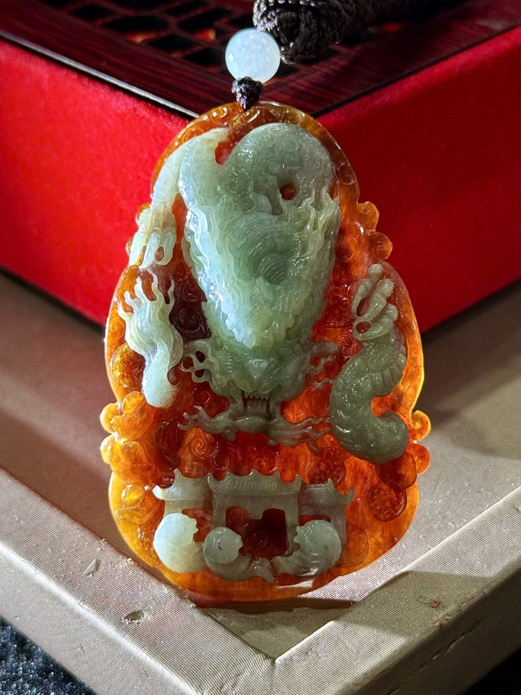 Mặt Dây Chạm Nhất Long Ngọc Phỉ Thuý