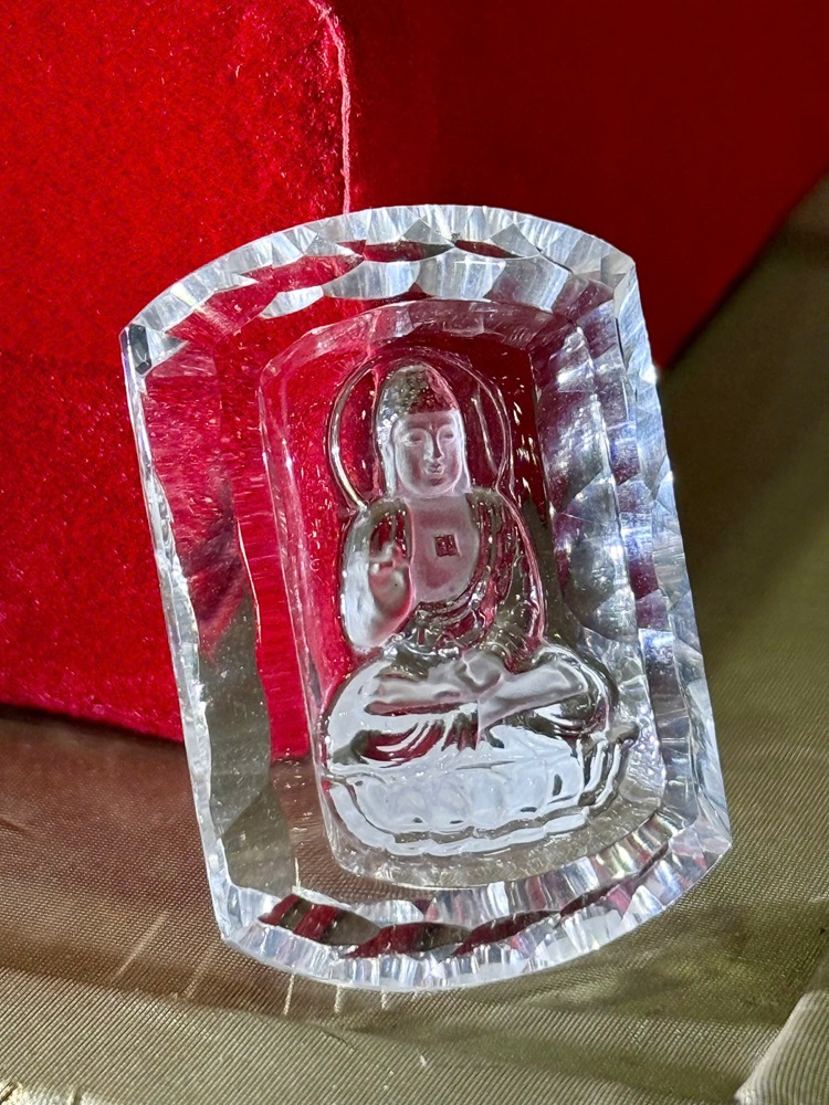 Mặt Dây Chạm Phật Adida Thạch Anh Trắng Trong