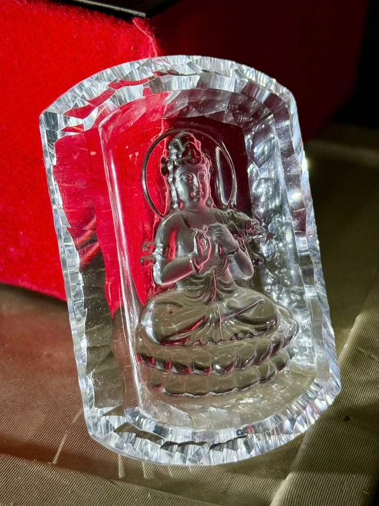 Mặt Dây Chạm Phật Bà Quan Âm Thạch Anh Trắng Trong