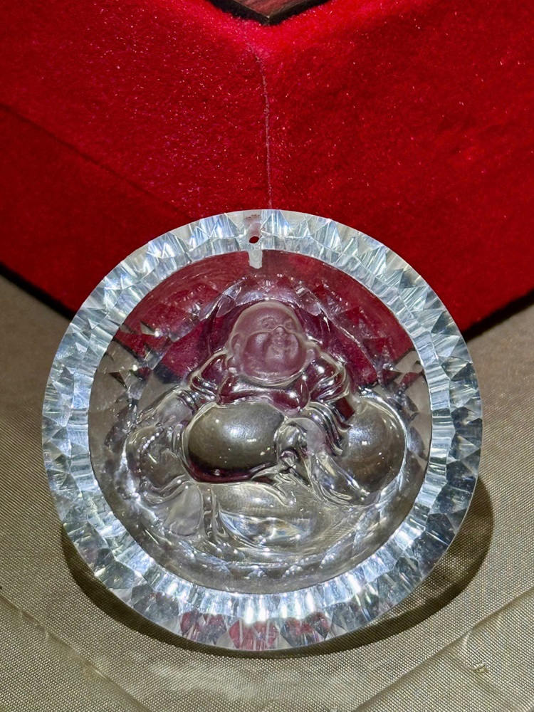 Mặt Dây Chạm Phật Di Lặc Thạch Anh Trắng Trong