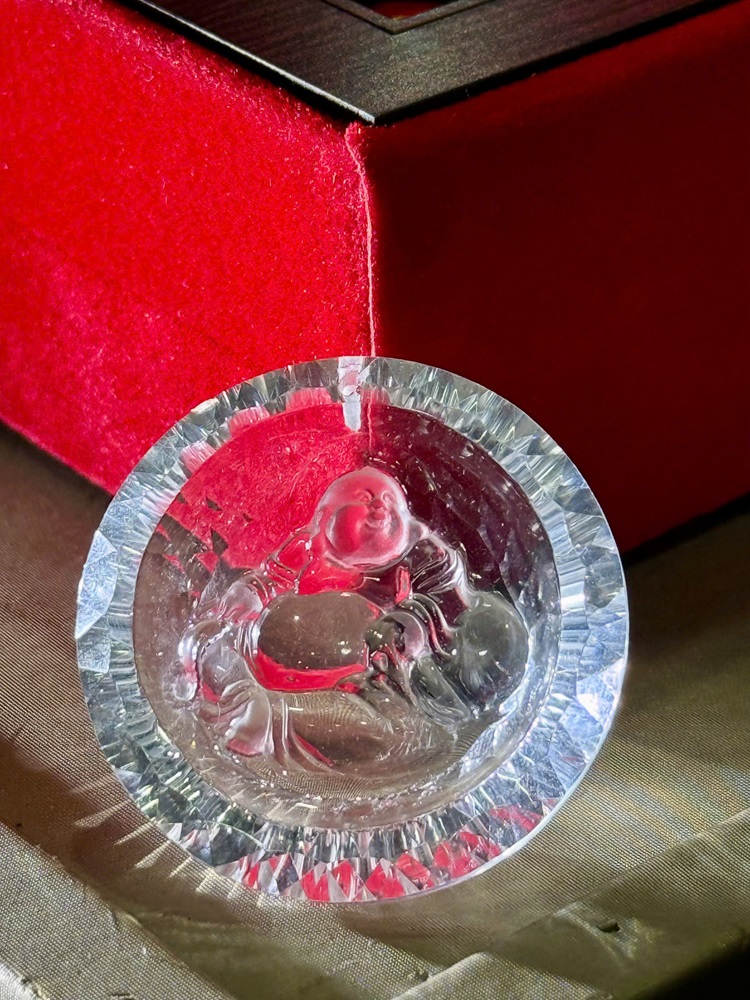 Mặt Dây Chạm Phật Di Lặc Thạch Anh Trắng Trong