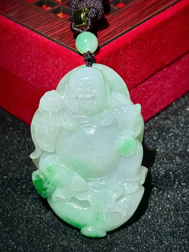 Mặt Dây Chạm Thần Tài Di Lặc Ngọc Phỉ Thuý (Kèm giấy kiểm định)