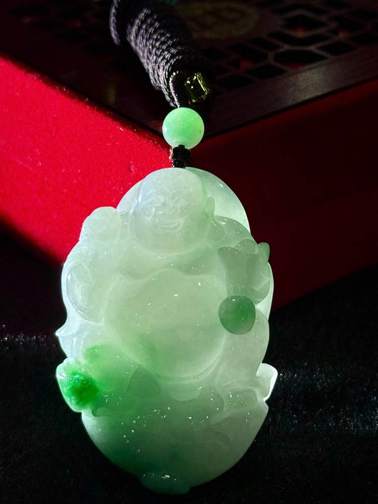 Mặt Dây Chạm Thần Tài Di Lặc Ngọc Phỉ Thuý (Kèm giấy kiểm định)