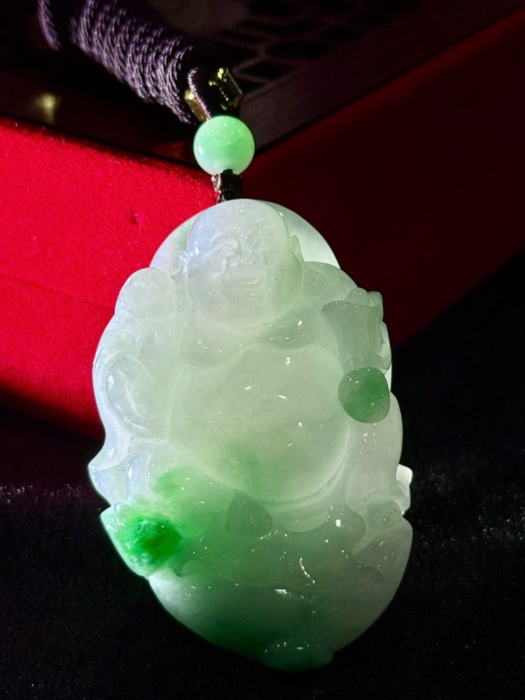 Mặt Dây Chạm Thần Tài Di Lặc Ngọc Phỉ Thuý (Kèm giấy kiểm định)