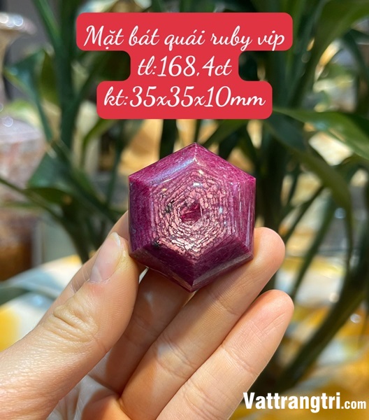 Mặt dây chuyền bát quái ngọc ruby