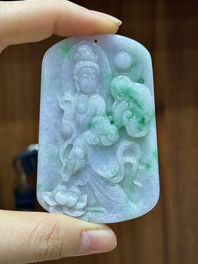 Mặt Dây Chuyền Chạm Mẹ Quan Âm Ngọc Phỉ Thuỷ