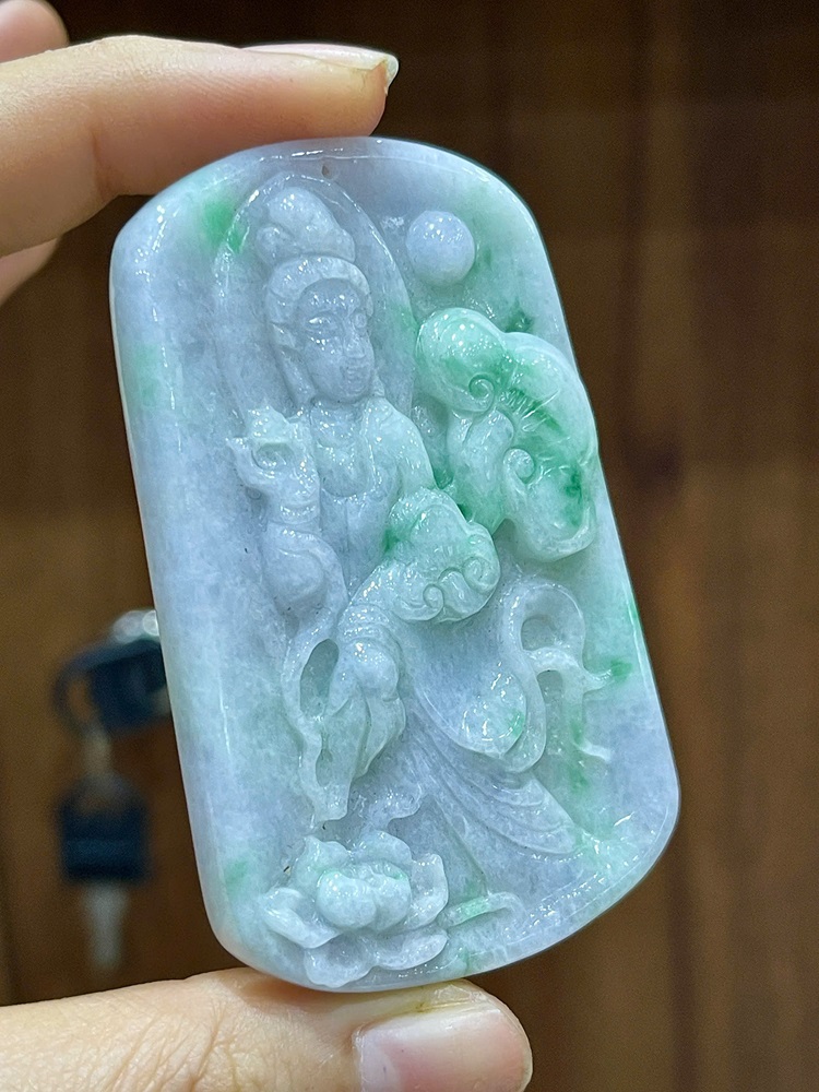 Mặt Dây Chuyền Chạm Mẹ Quan Âm Ngọc Phỉ Thuỷ