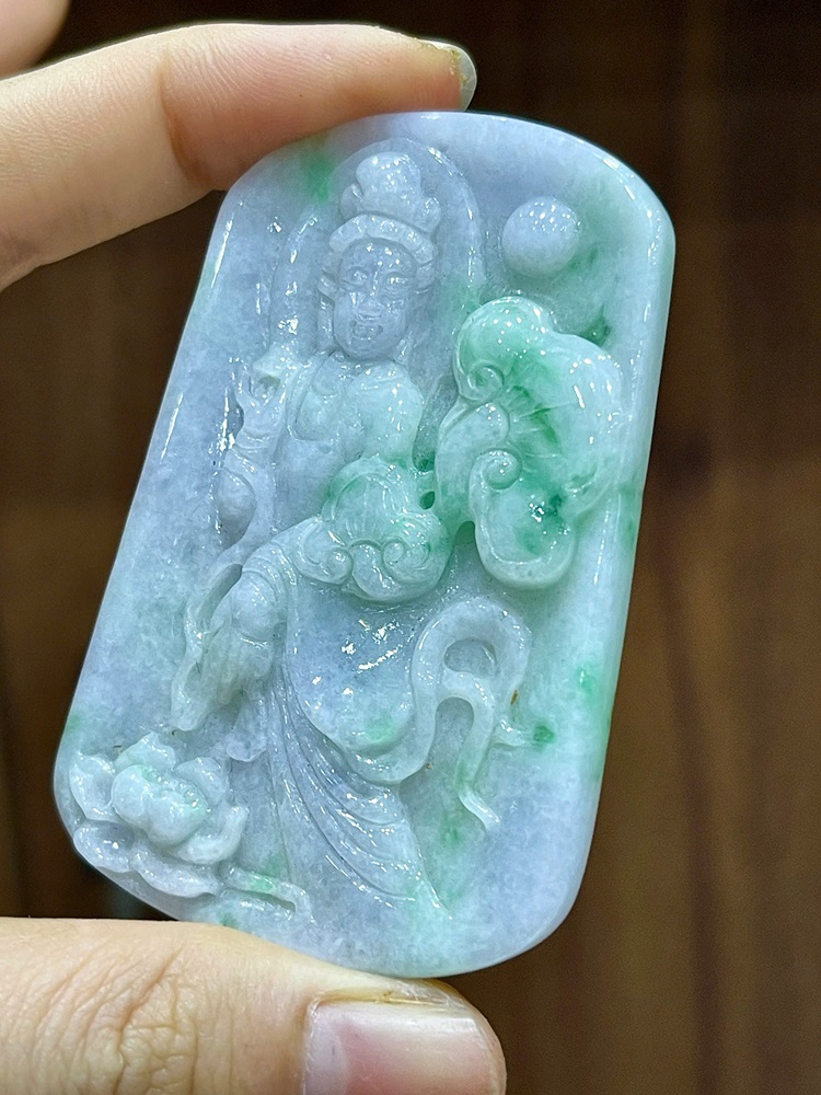 Mặt Dây Chuyền Chạm Mẹ Quan Âm Ngọc Phỉ Thuỷ