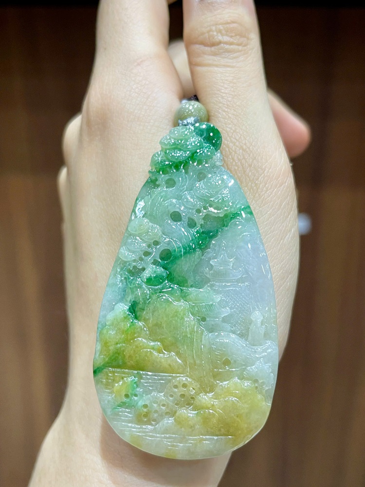 Mặt Dây Chuyền Chạm Phong Cảnh Ngọc Phỉ Thuý