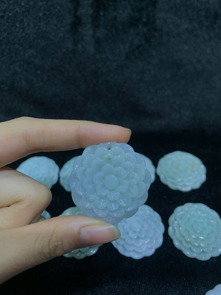 Mặt dây chuyền hoa mai ngọc cẩm thạch phỉ thuý 37,2mm