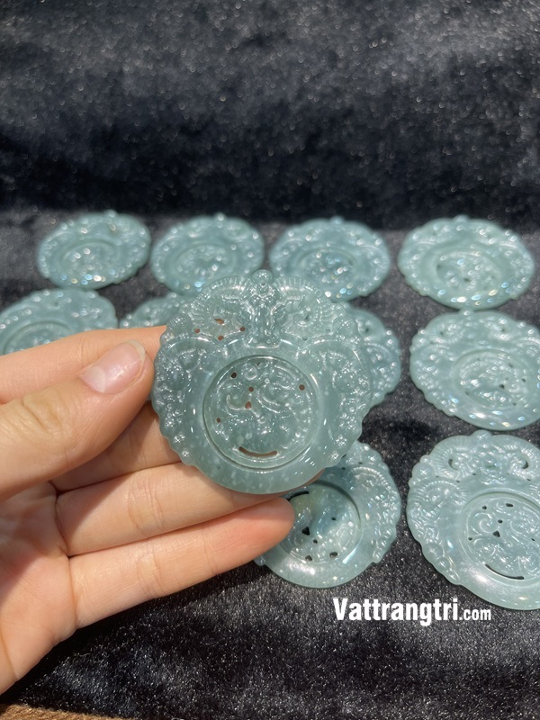 Mặt dây chuyền ngọc phỉ thuý 48mm