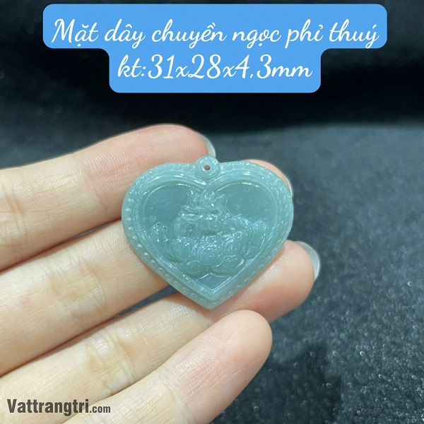 Mặt dây chuyền ngọc phỉ thuý hình trái tim 31x28x4,3mm